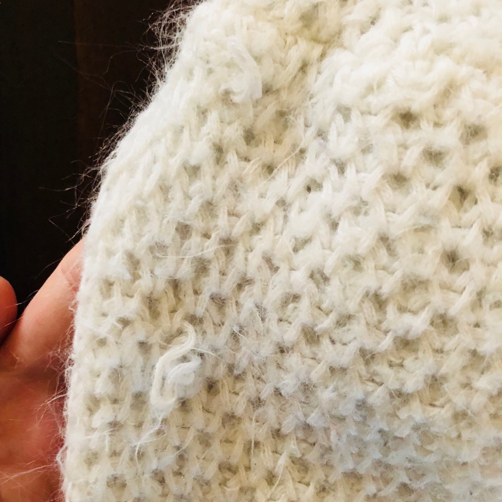 💫 Fuzzy sweater - Picture 4 of 4